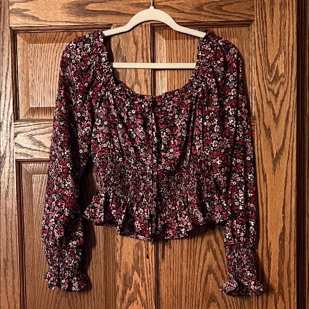 VOY Metallic Floral Smocked Blouse